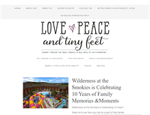 Tablet Screenshot of lovepeaceandtinyfeet.com